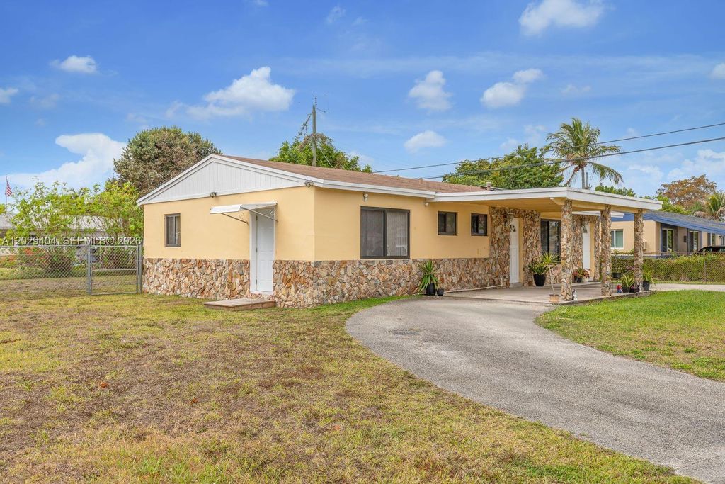Photo of 6200 SW 18th St, North Lauderdale, FL 33068 (MLS # A12029404)