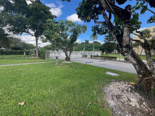 LAKE PARK CONDO NO 1 - BL - Residential