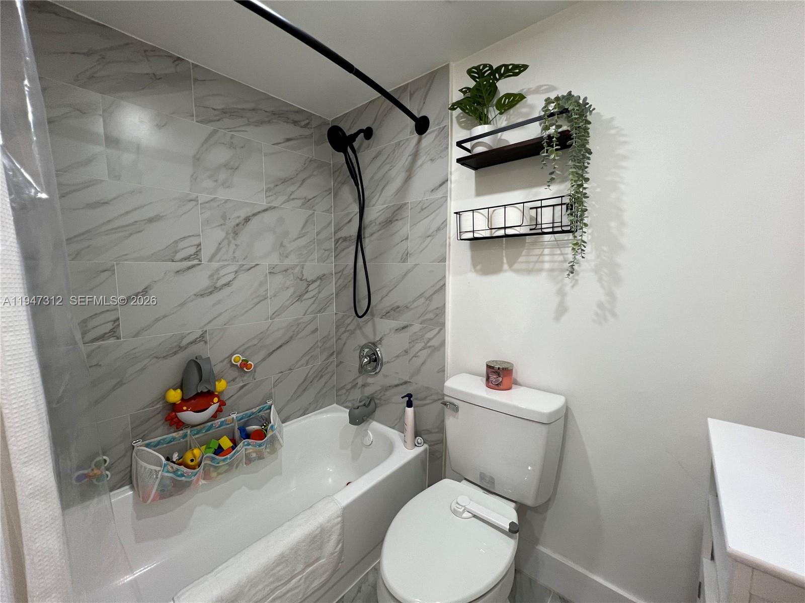 VISIONS AT FOUNTAINBLEAU - Residential