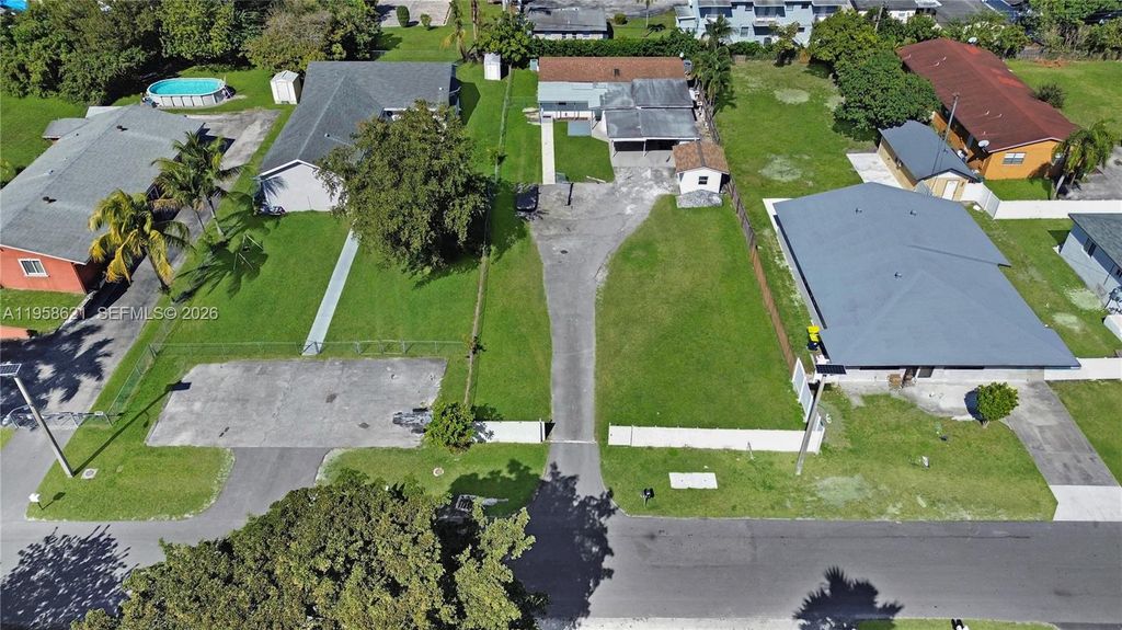 Photo of 4133 SW 52nd St, Dania Beach, FL 33314 (MLS # A11958621)