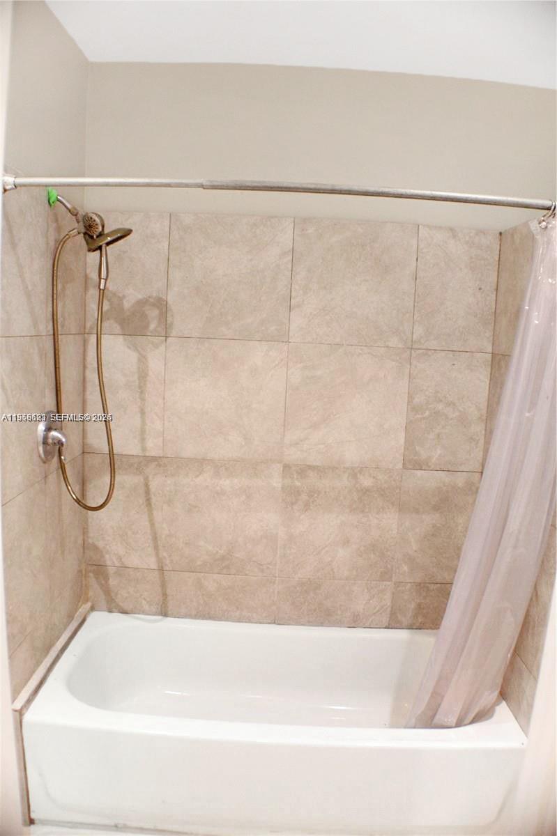 BROWARD GARDENS - Residential Income