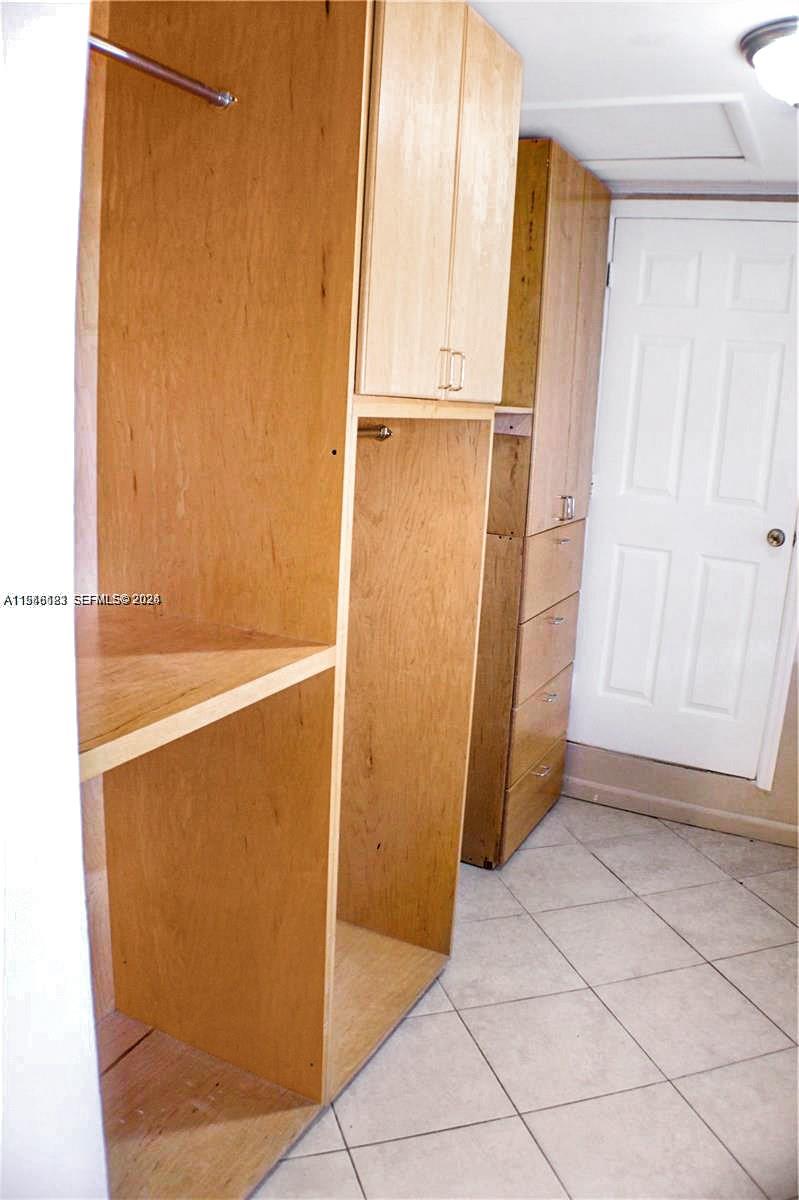 BROWARD GARDENS - Residential Income