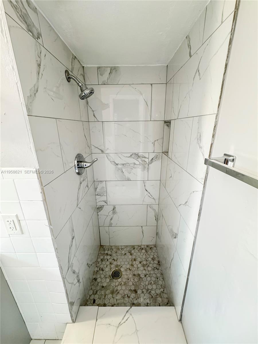 BROWARD GARDENS - Residential Income