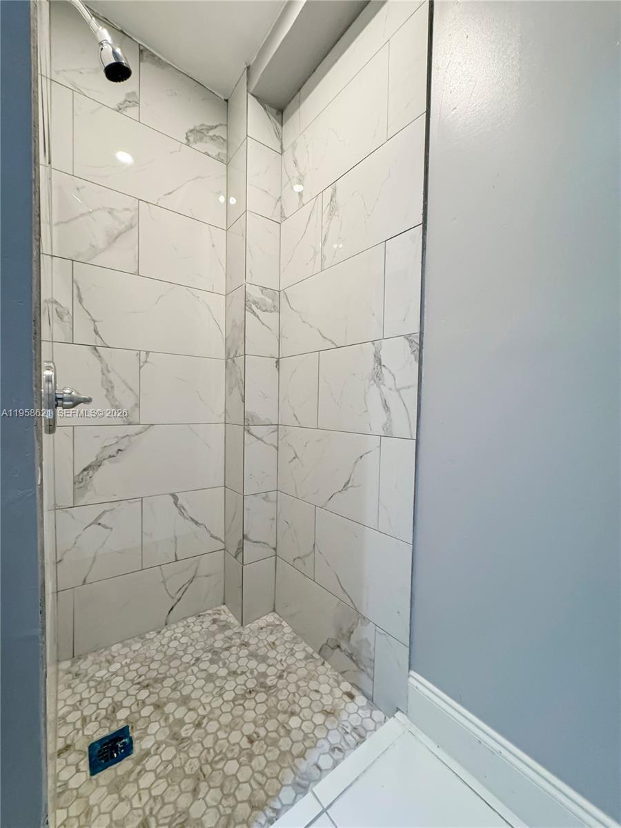 BROWARD GARDENS - Residential Income