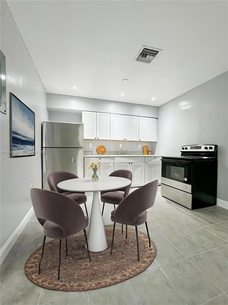 BROWARD GARDENS - Residential Income