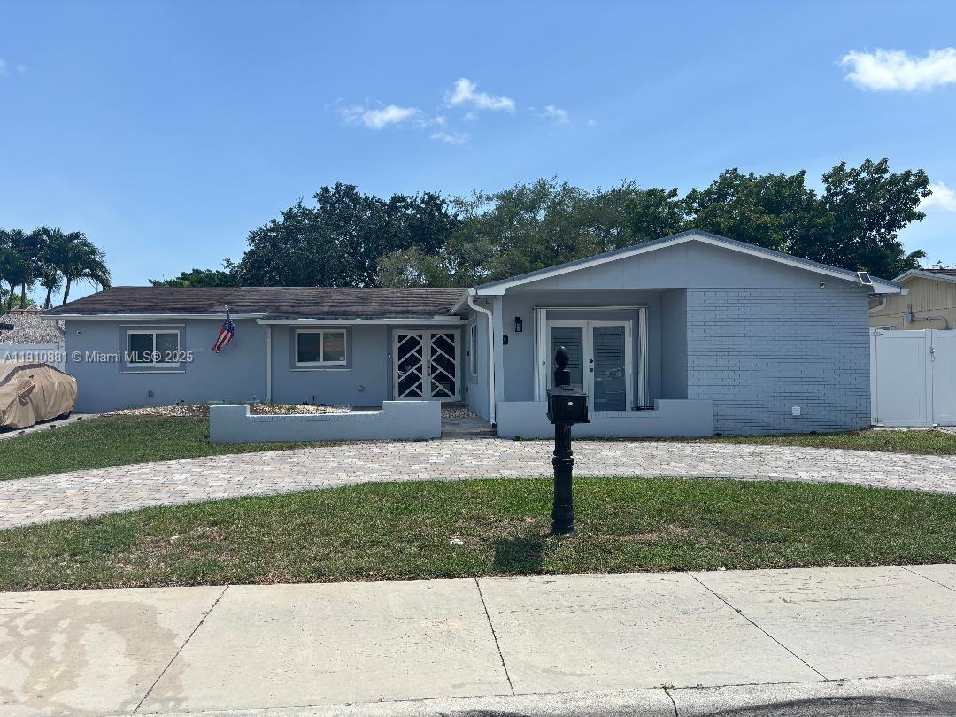 12710 Sw 43rd Dr, Miami, Broward County, Florida - 4 Bedrooms  
2 Bathrooms - 