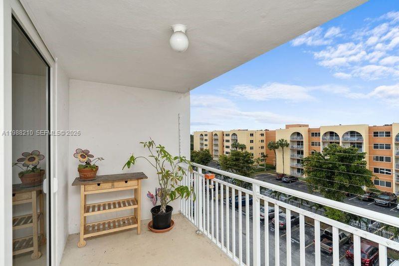 CORAL GATE EAST CONDO - Residential Lease