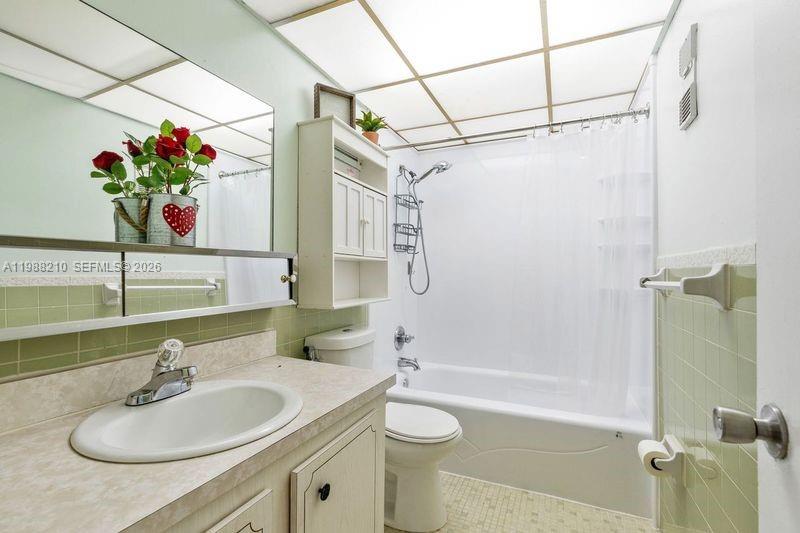 CORAL GATE EAST CONDO - Residential Lease