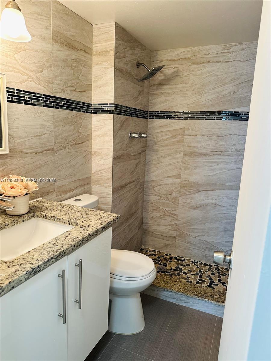 BUCKLEY TOWERS CONDO - EA - Residential Lease