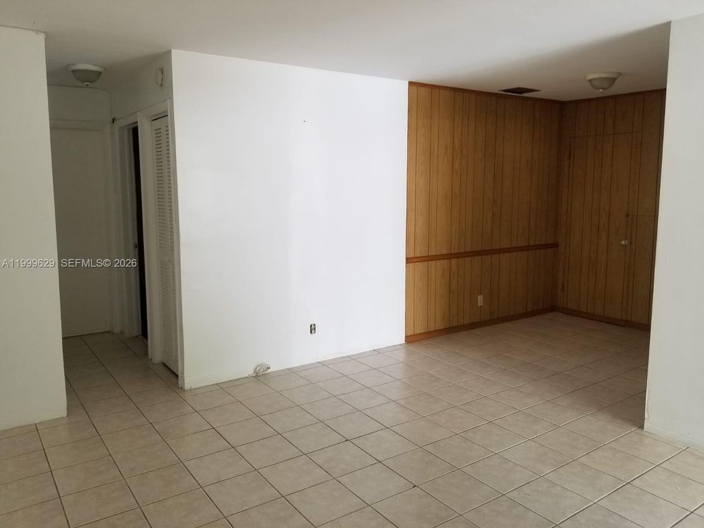Photo of 701 NW 1st St #19, Hallandale Beach, FL 33009 (MLS # A11999629)