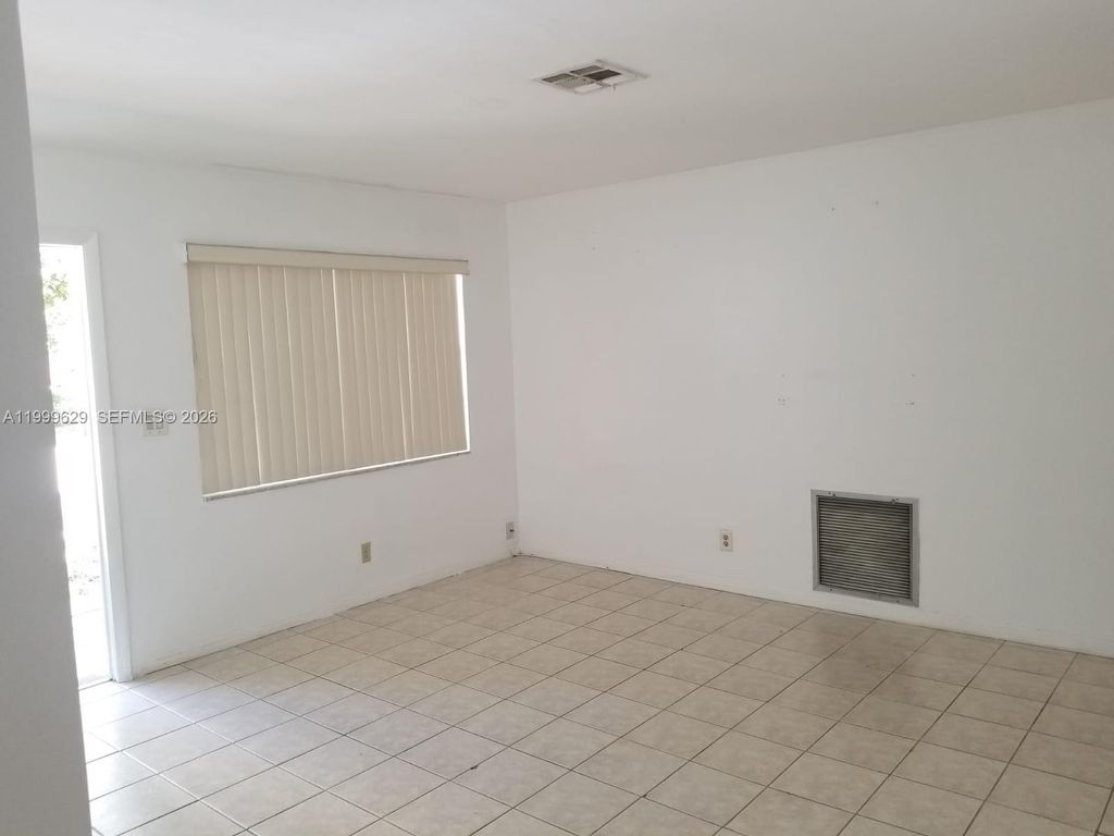 Photo of 701 NW 1st St #19, Hallandale Beach, FL 33009 (MLS # A11999629)