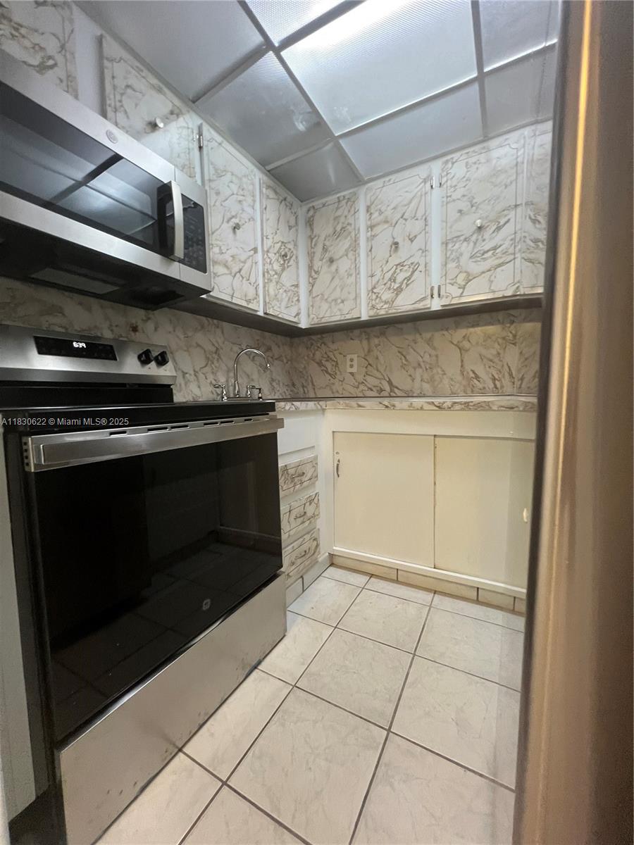 5050 CONDO - Residential