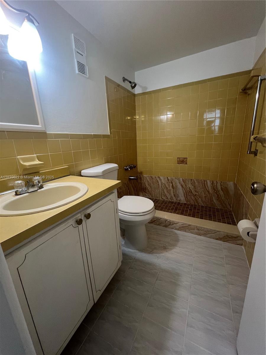 5050 CONDO - Residential