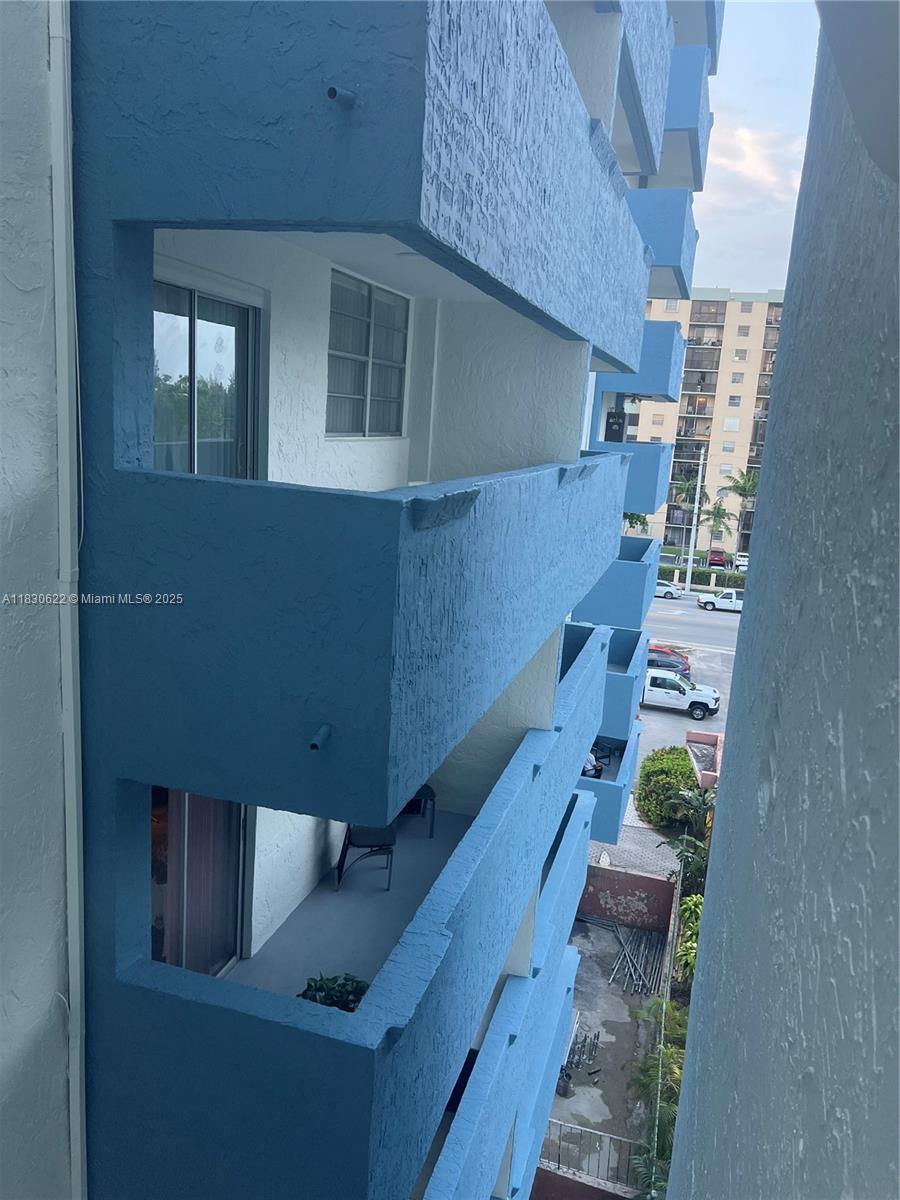 5050 CONDO - Residential