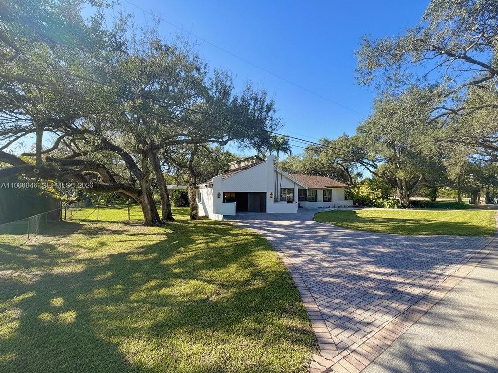 Photo of 5950 SW 32nd Ter, Hollywood, FL 33312 (MLS # A11966946)