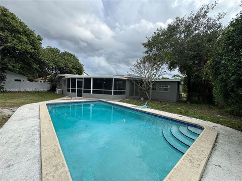 429 W Evanston Cir Fort Lauderdale FL 33312