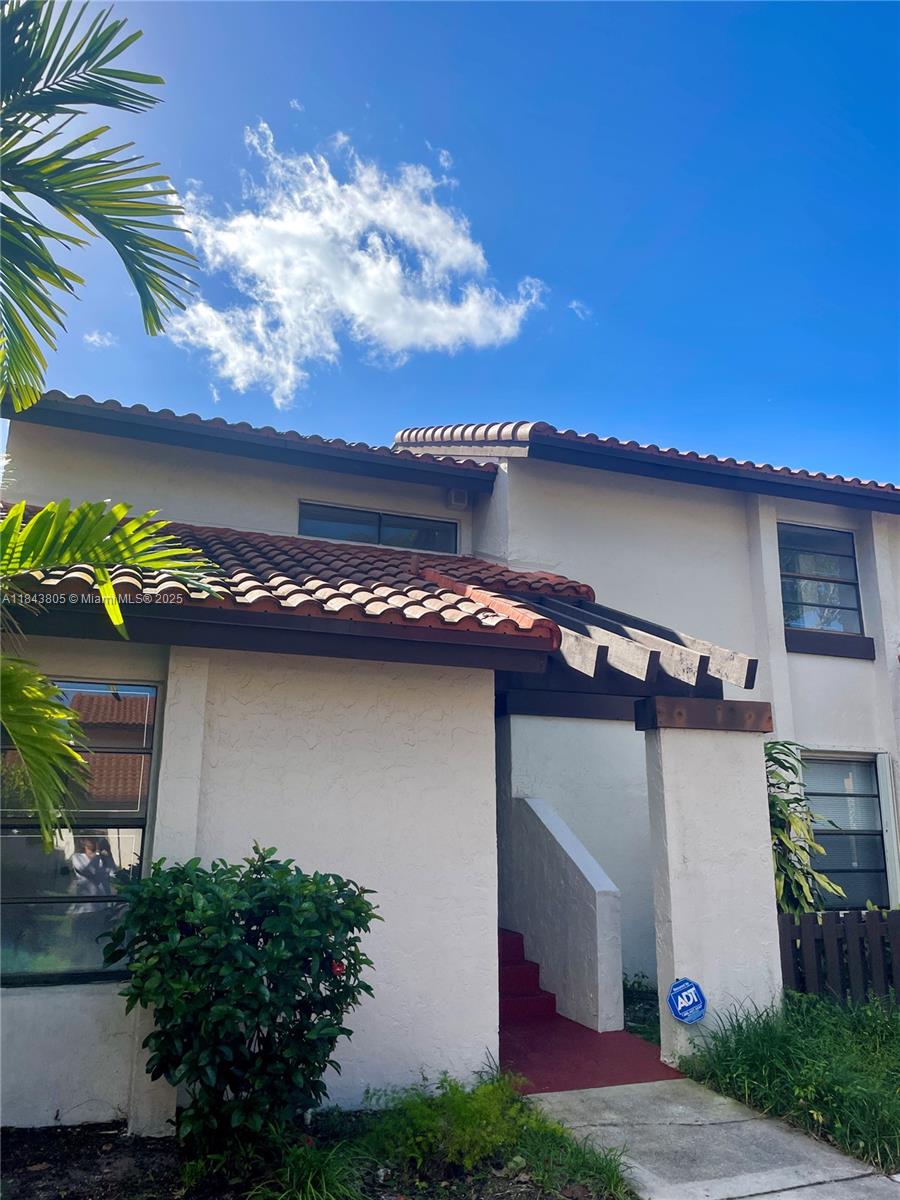 Beautifully appointed and impeccably renovated townhome at the sought after Crossings Village Community. Wake up and enjoy your morning coffee to beautiful lake views from the private balcony attached to the primary bedroom. The patio and outdoor spaces are perfect to relax with the family and for entertaining. The Clubhouse amenities include a pool, gym, tennis, bbq/picnic areas, walking paths, etc. Conveniently located close to expressways, supermarket and shopping, this is an ideal place to call home.