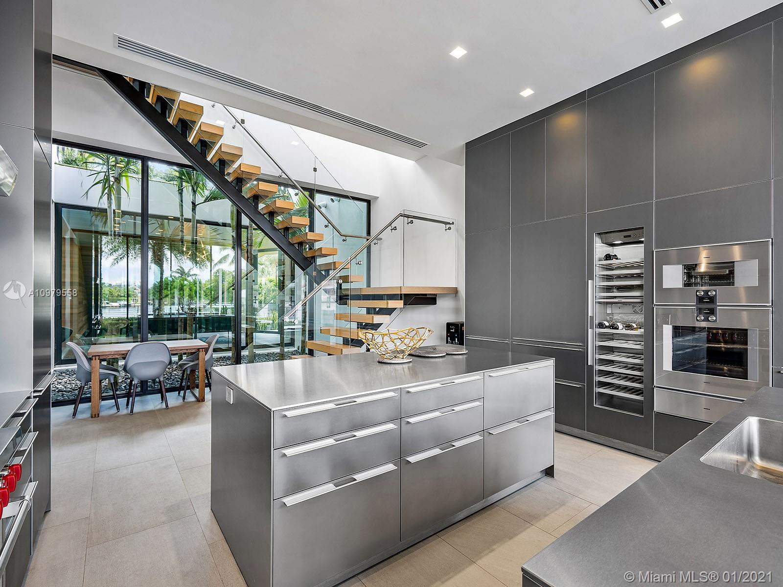 SUN AND SURF CLUB COMMUNI - Residential