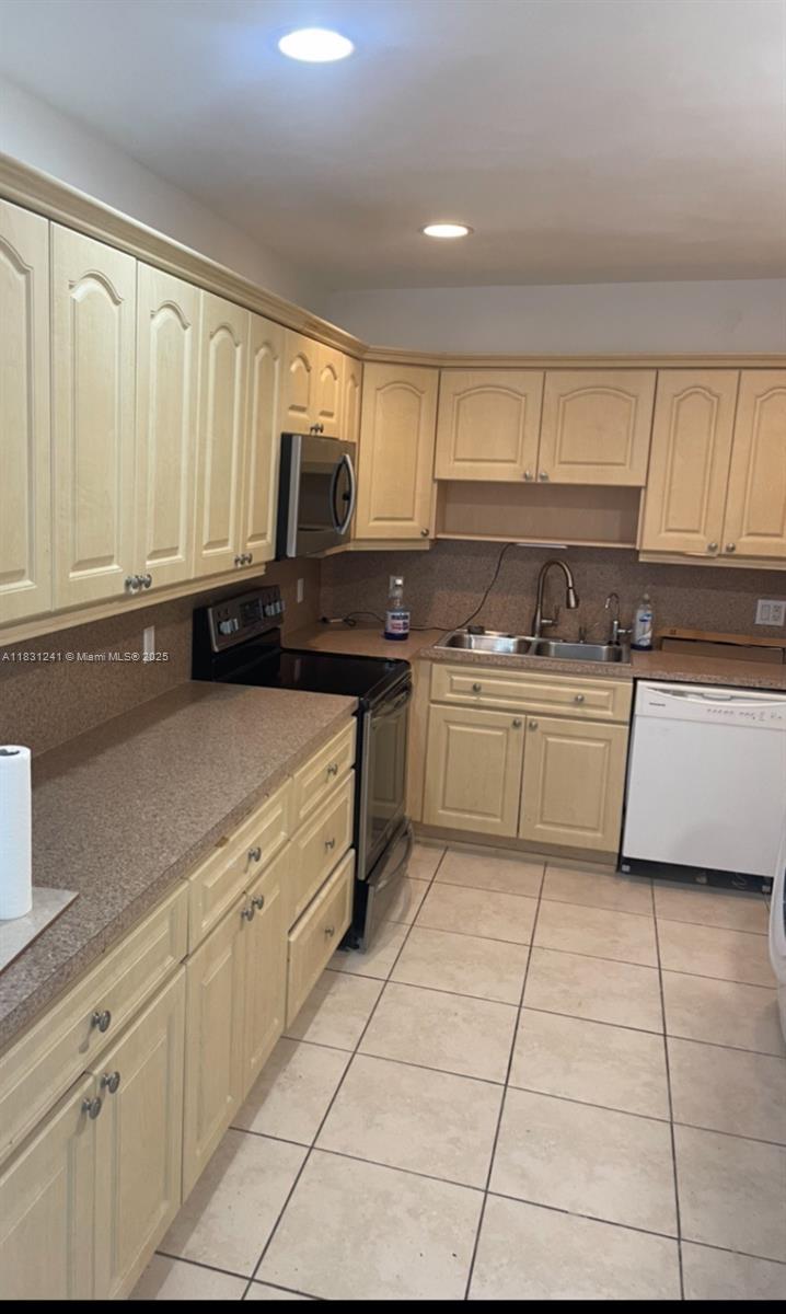 7390 SW 30th Ter
