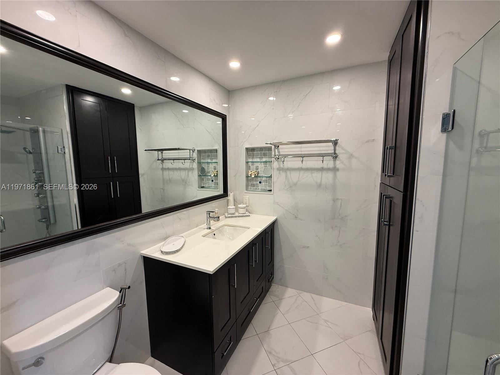 CALUSA POINT - Residential