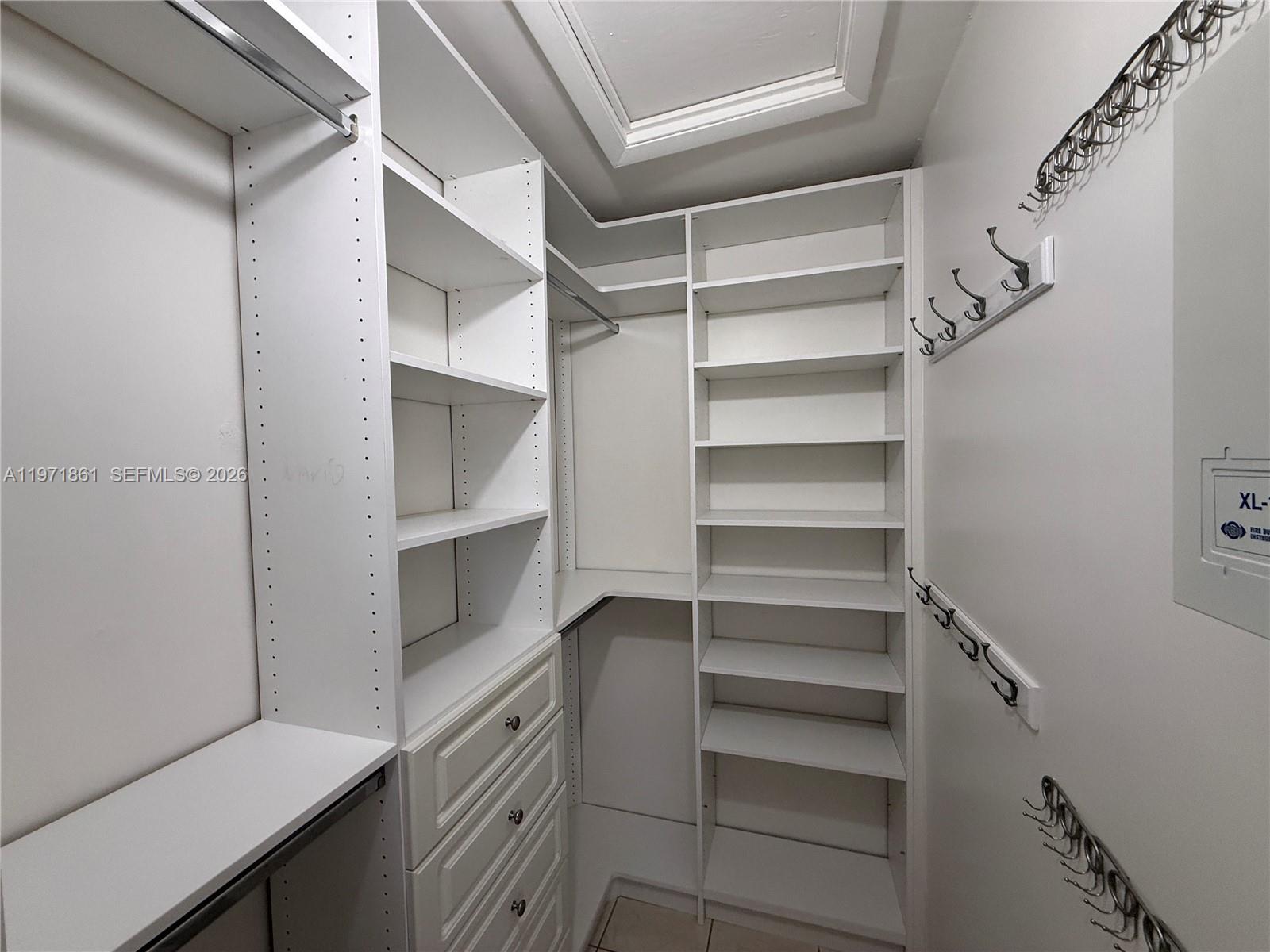 CALUSA POINT - Residential