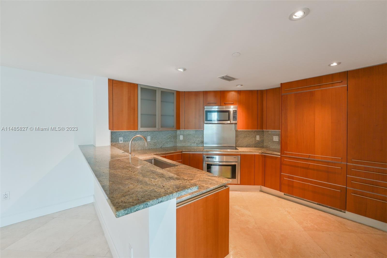 GROVENOR HOUSE - Residential