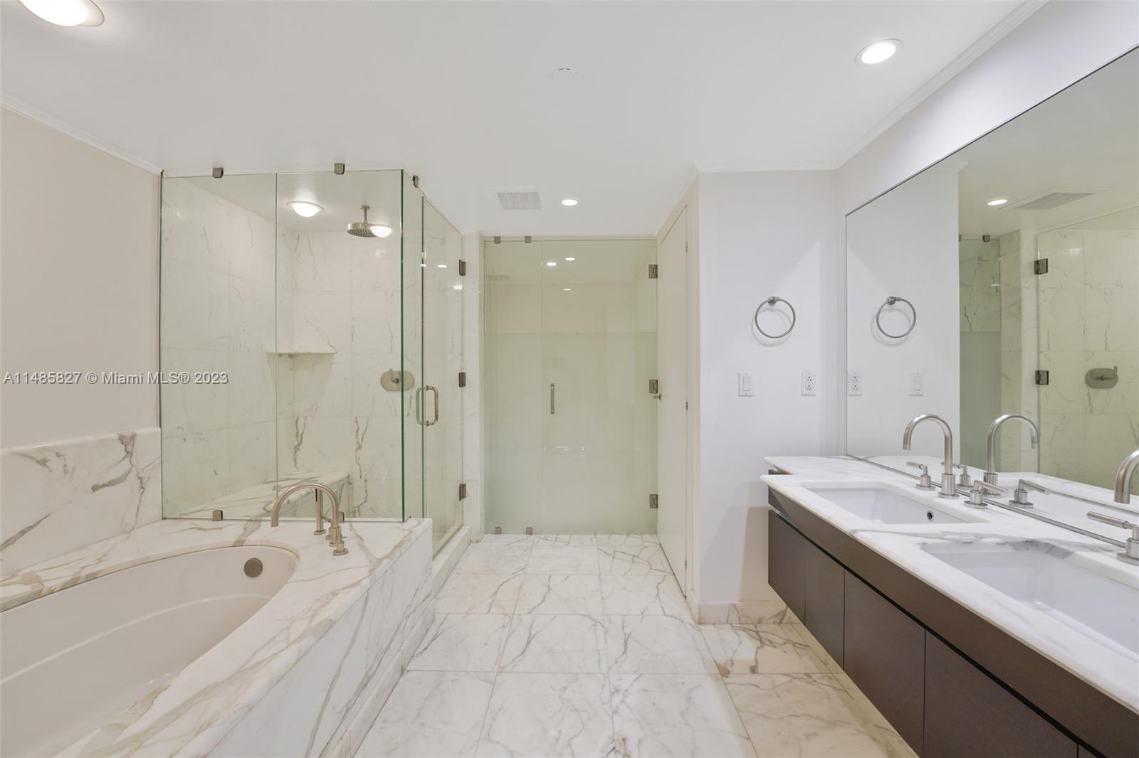 GROVENOR HOUSE - Residential