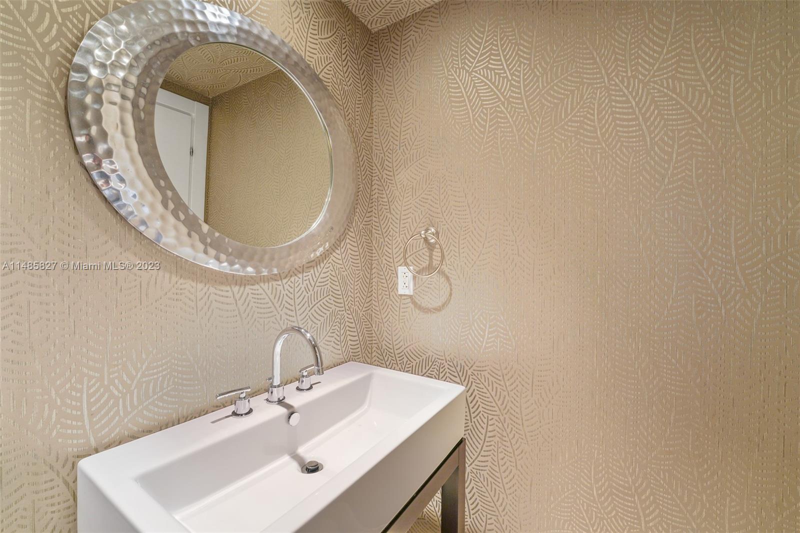 GROVENOR HOUSE - Residential