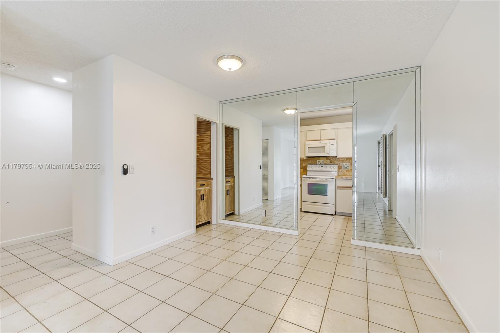 7931 Camino Cir A-11