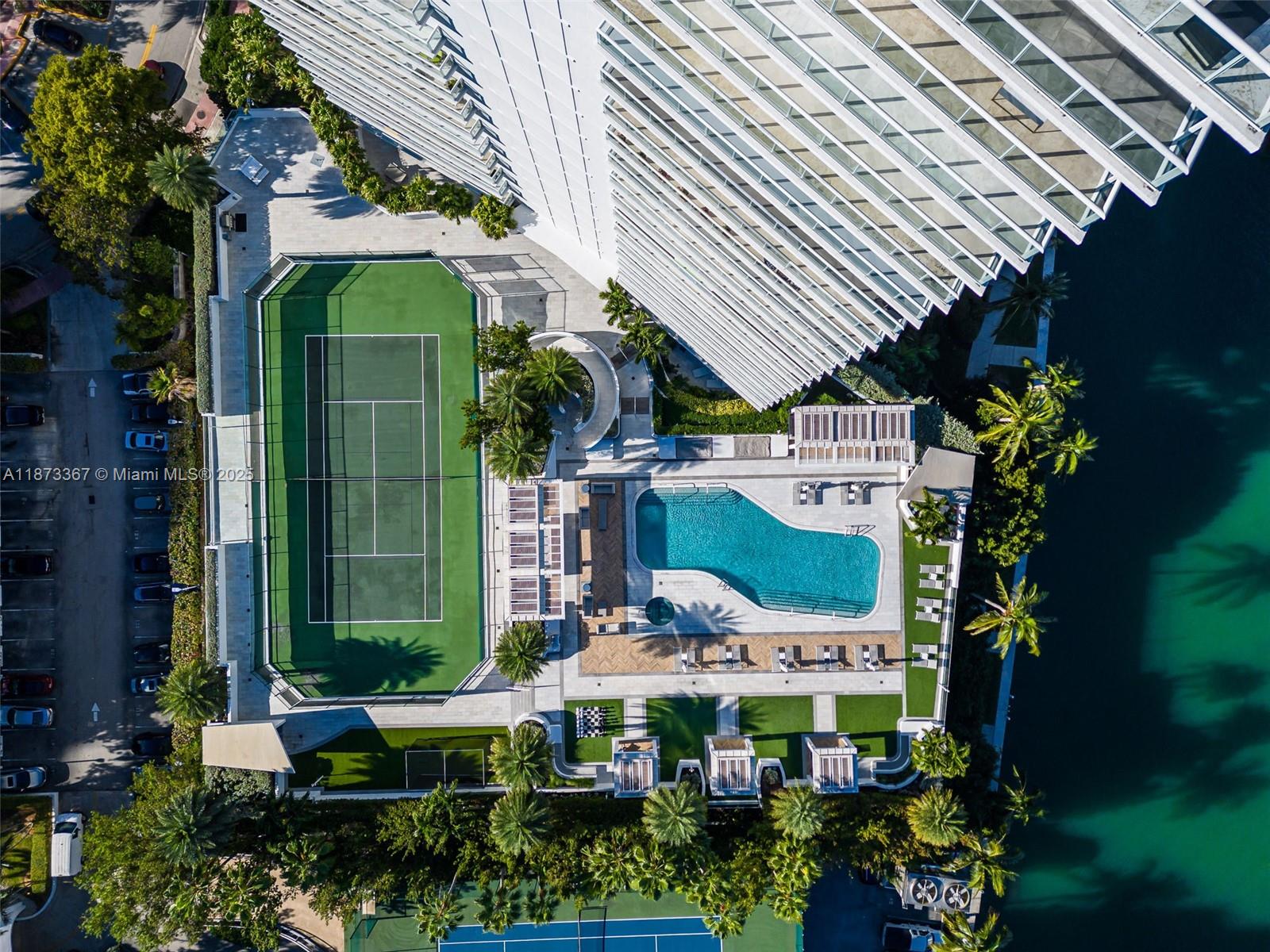 THE GRAND VENETIAN CONDO - Residential