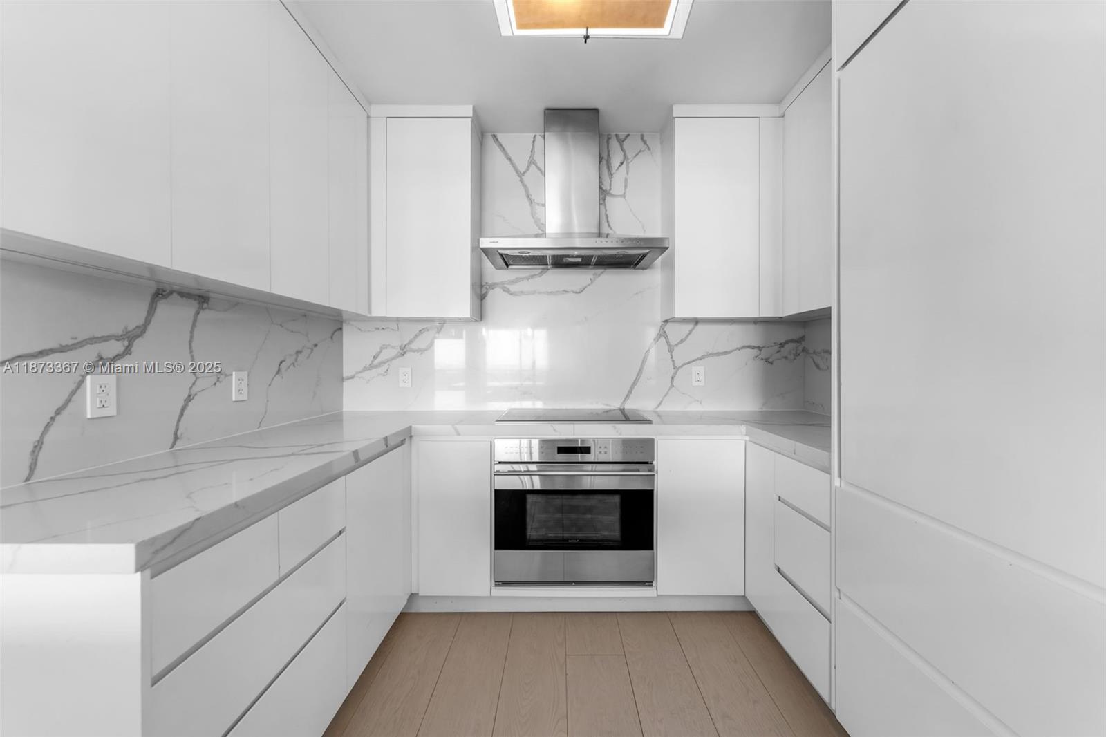 THE GRAND VENETIAN CONDO - Residential