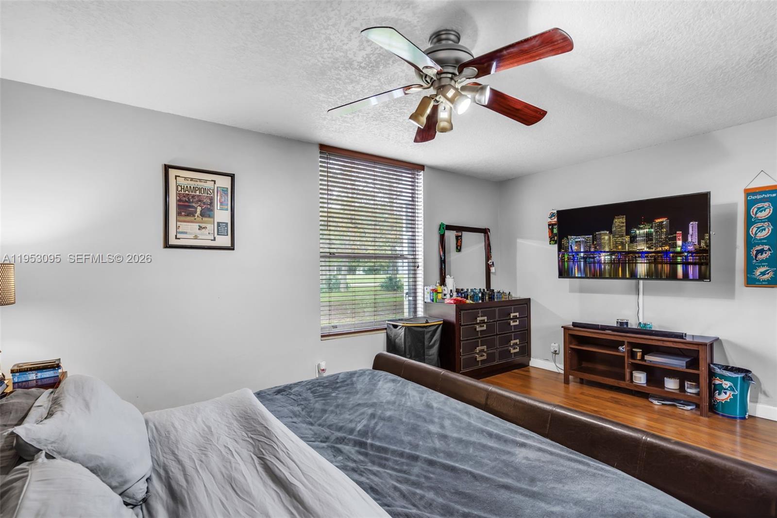 SANDS POINT CONDOMINIUM V - Residential