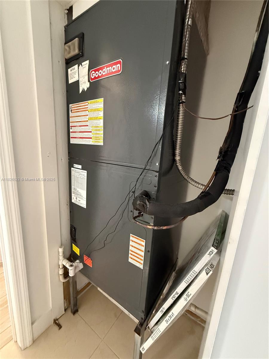 TAMIAMI GARDENS - Residential Lease