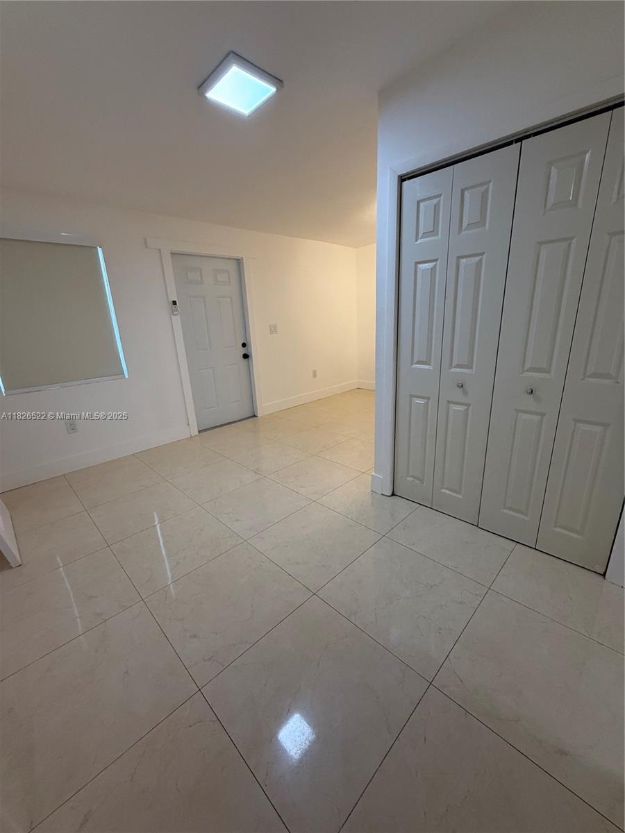 TAMIAMI GARDENS - Residential Lease
