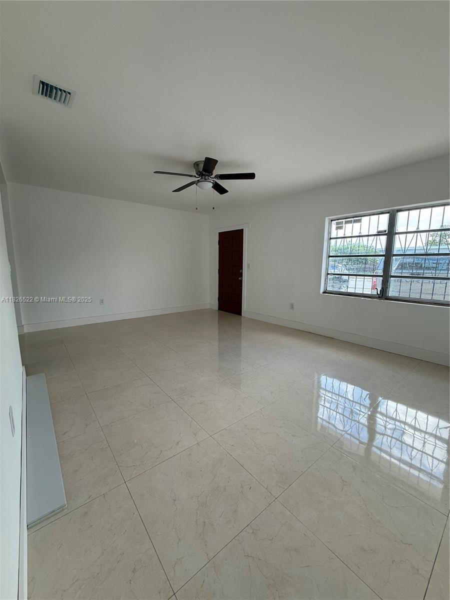 TAMIAMI GARDENS - Residential Lease
