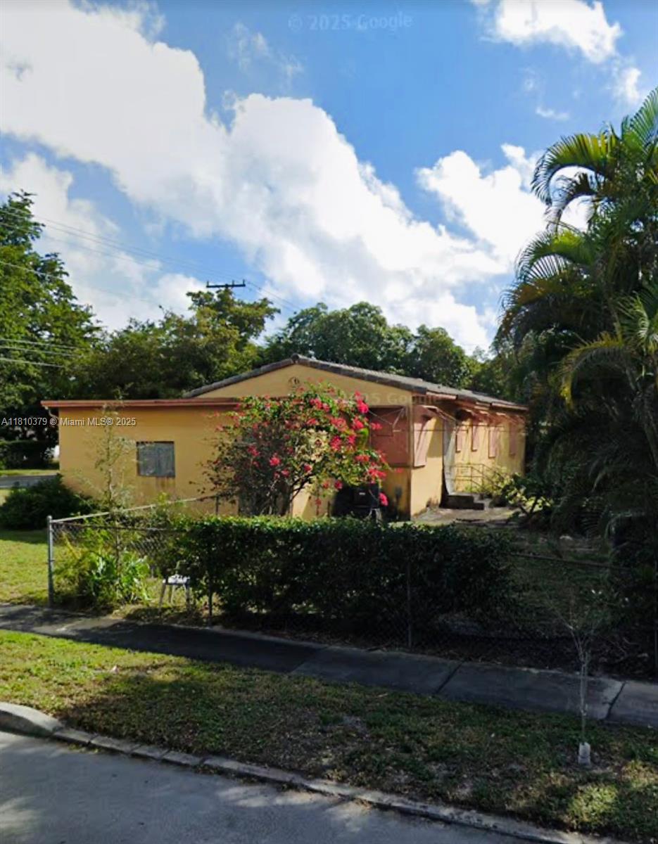 1060 SW 63rd Ave