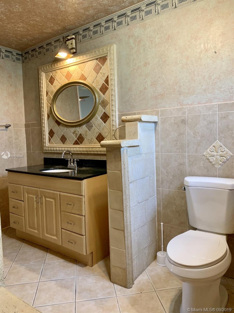 BLUE LAKE TOWNHOUSES COND - Residential Lease