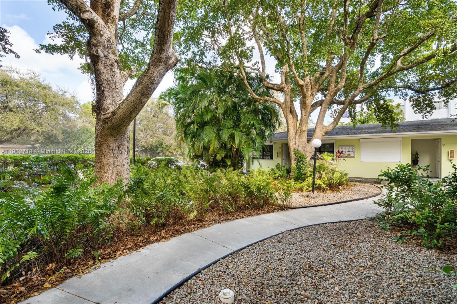 ARCH CREEK PINES - Residential Lease