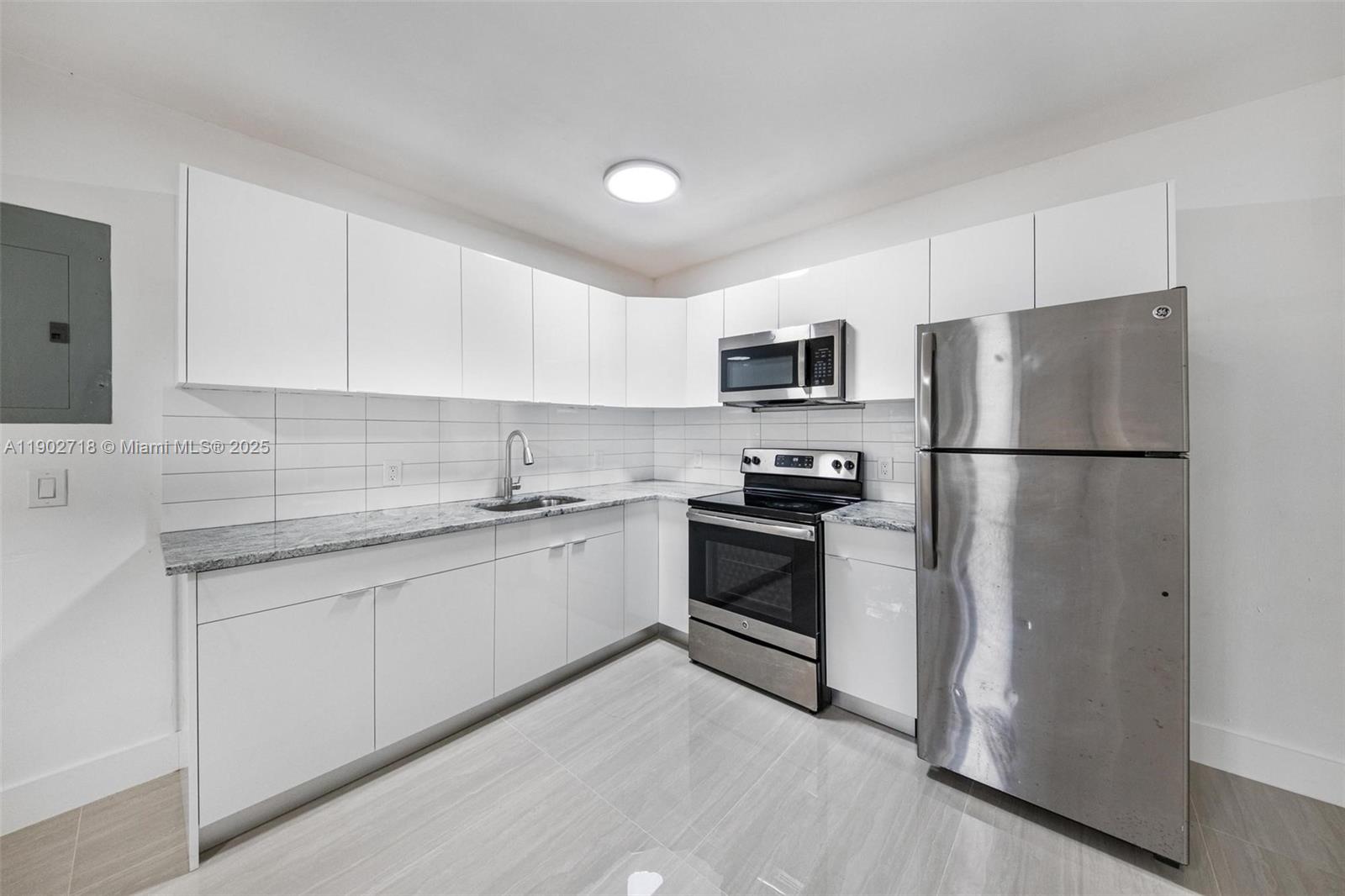 1050 NE 129th St 2