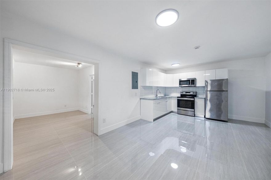 2 bed 2 bath with washer dryer inside the unit fully remodeled