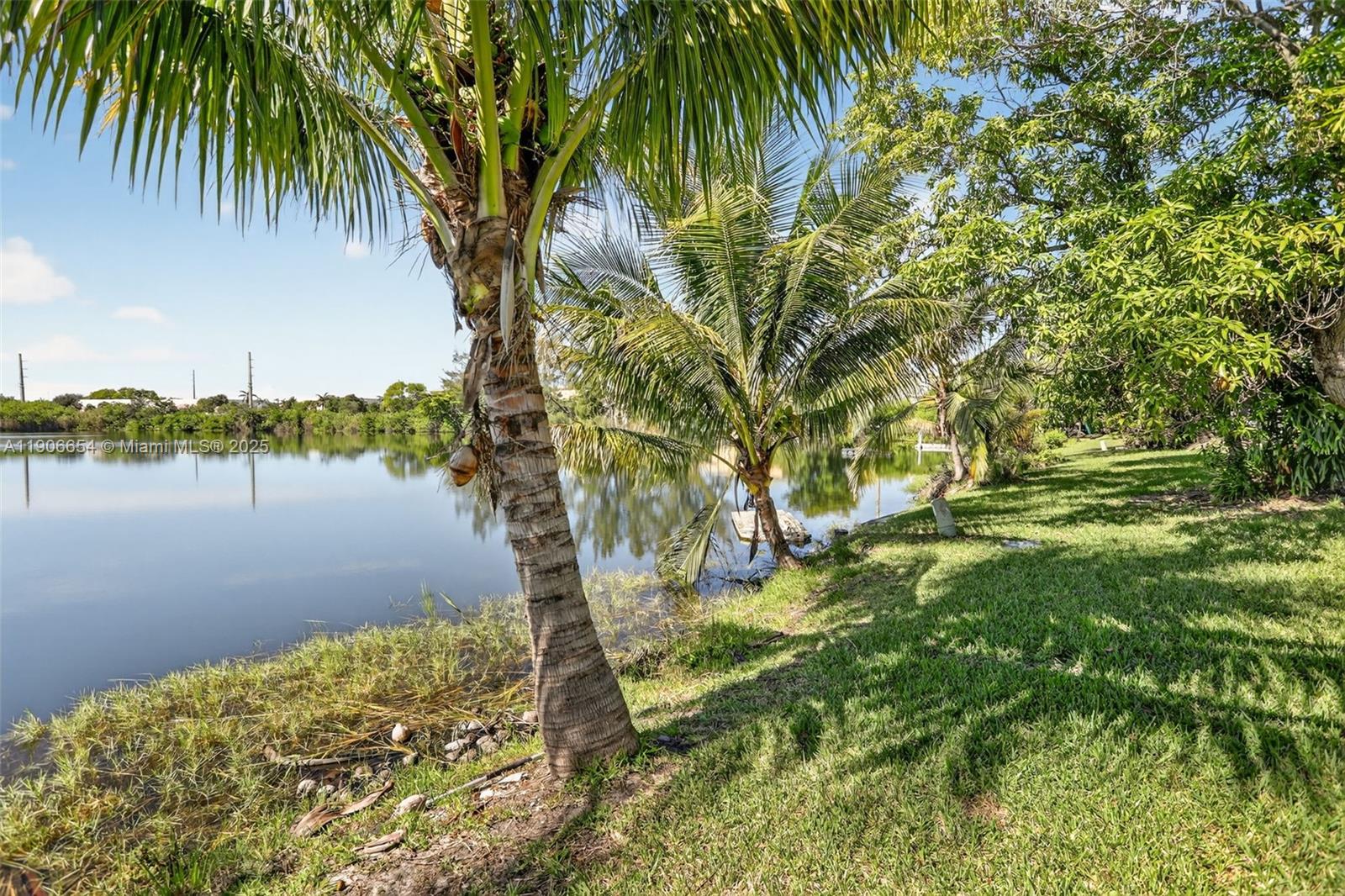 CRYSTAL LAKE 4TH SEC - Residential