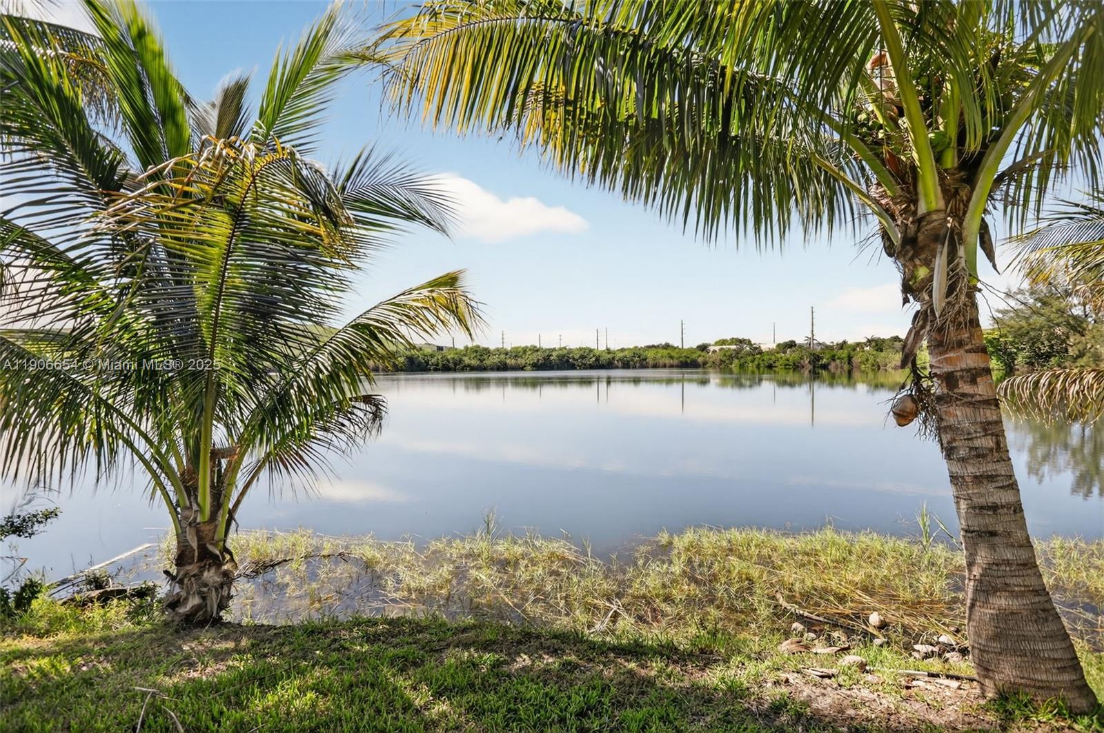 CRYSTAL LAKE 4TH SEC - Residential