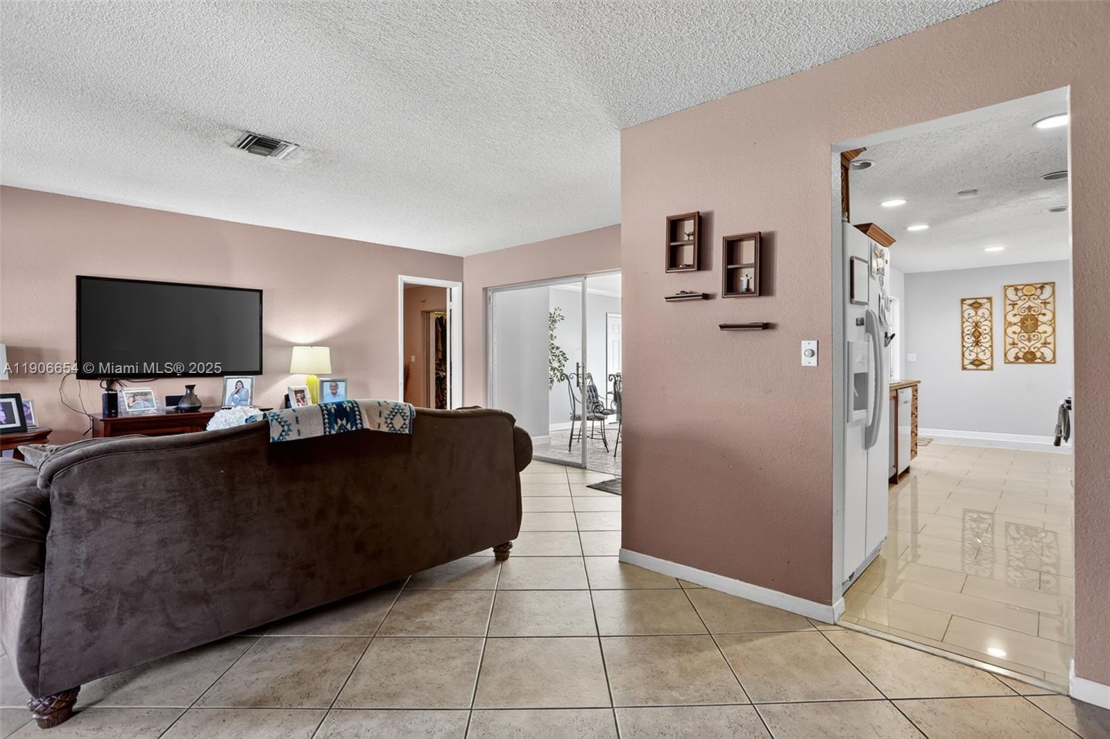 CRYSTAL LAKE 4TH SEC - Residential