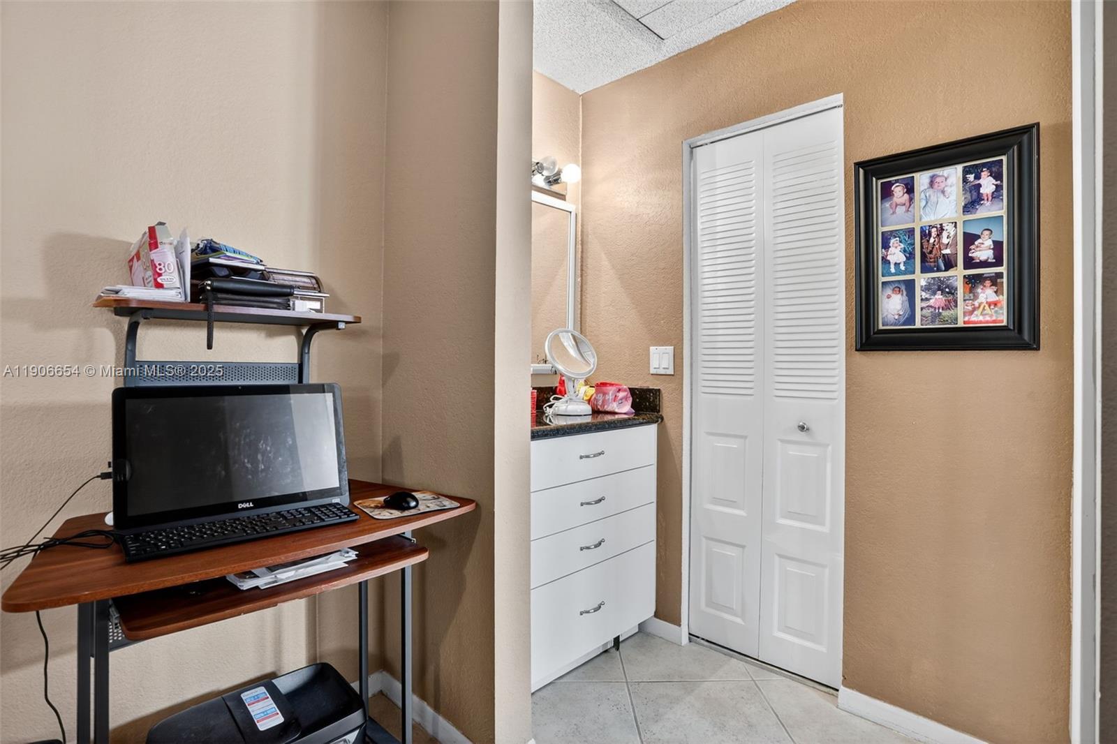 CRYSTAL LAKE 4TH SEC - Residential