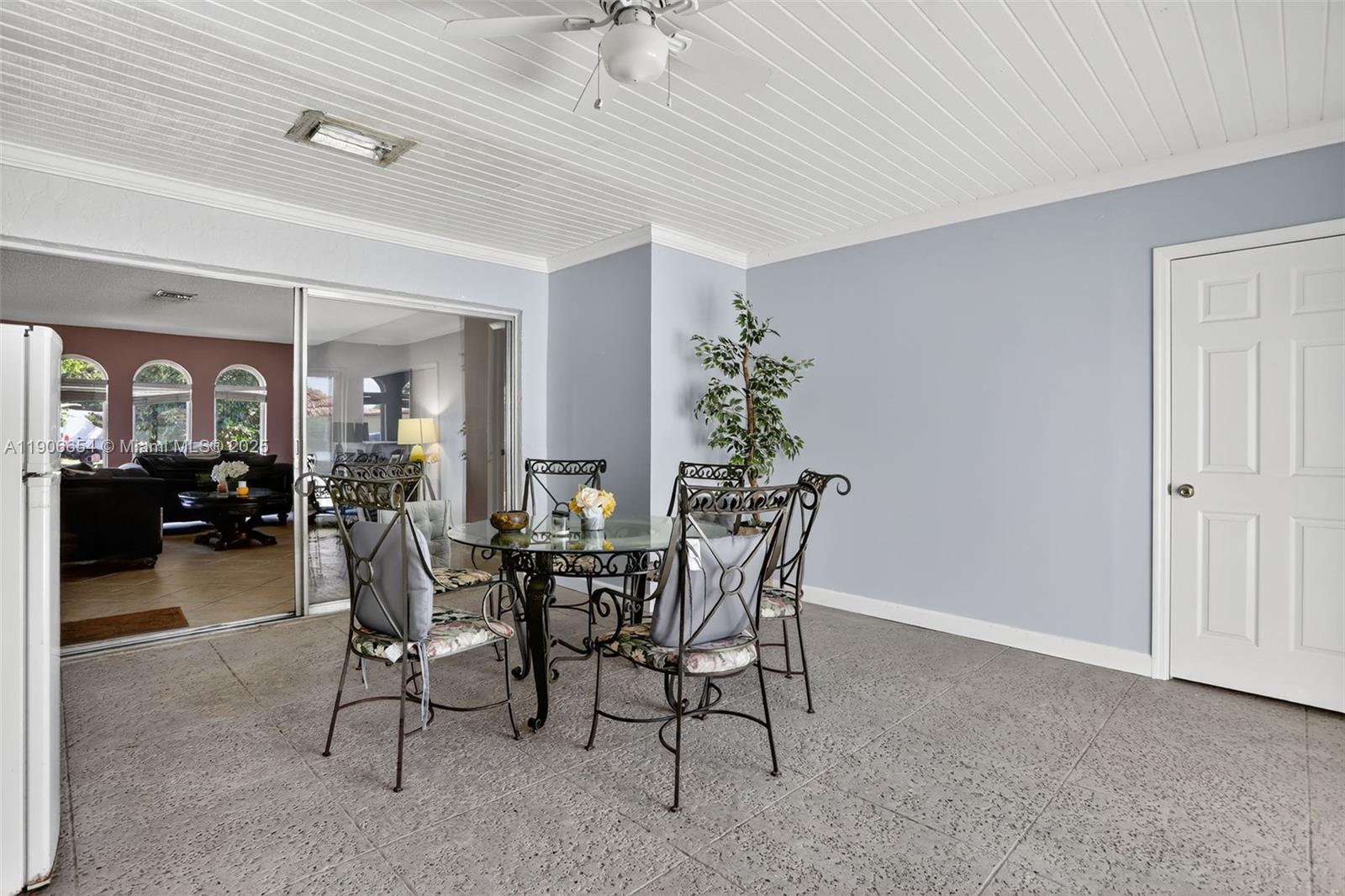 CRYSTAL LAKE 4TH SEC - Residential