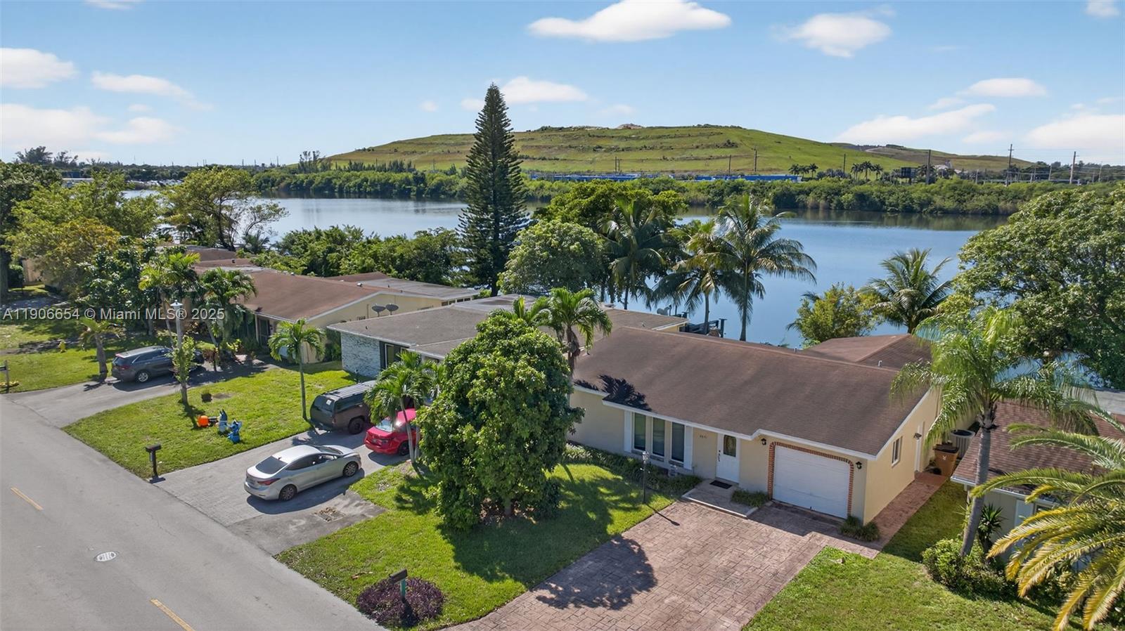 CRYSTAL LAKE 4TH SEC - Residential