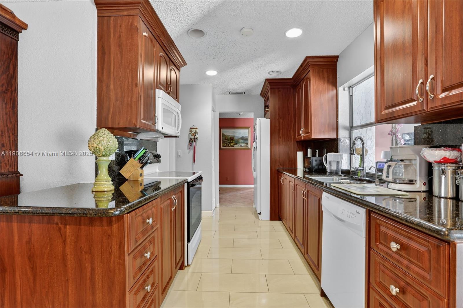 CRYSTAL LAKE 4TH SEC - Residential