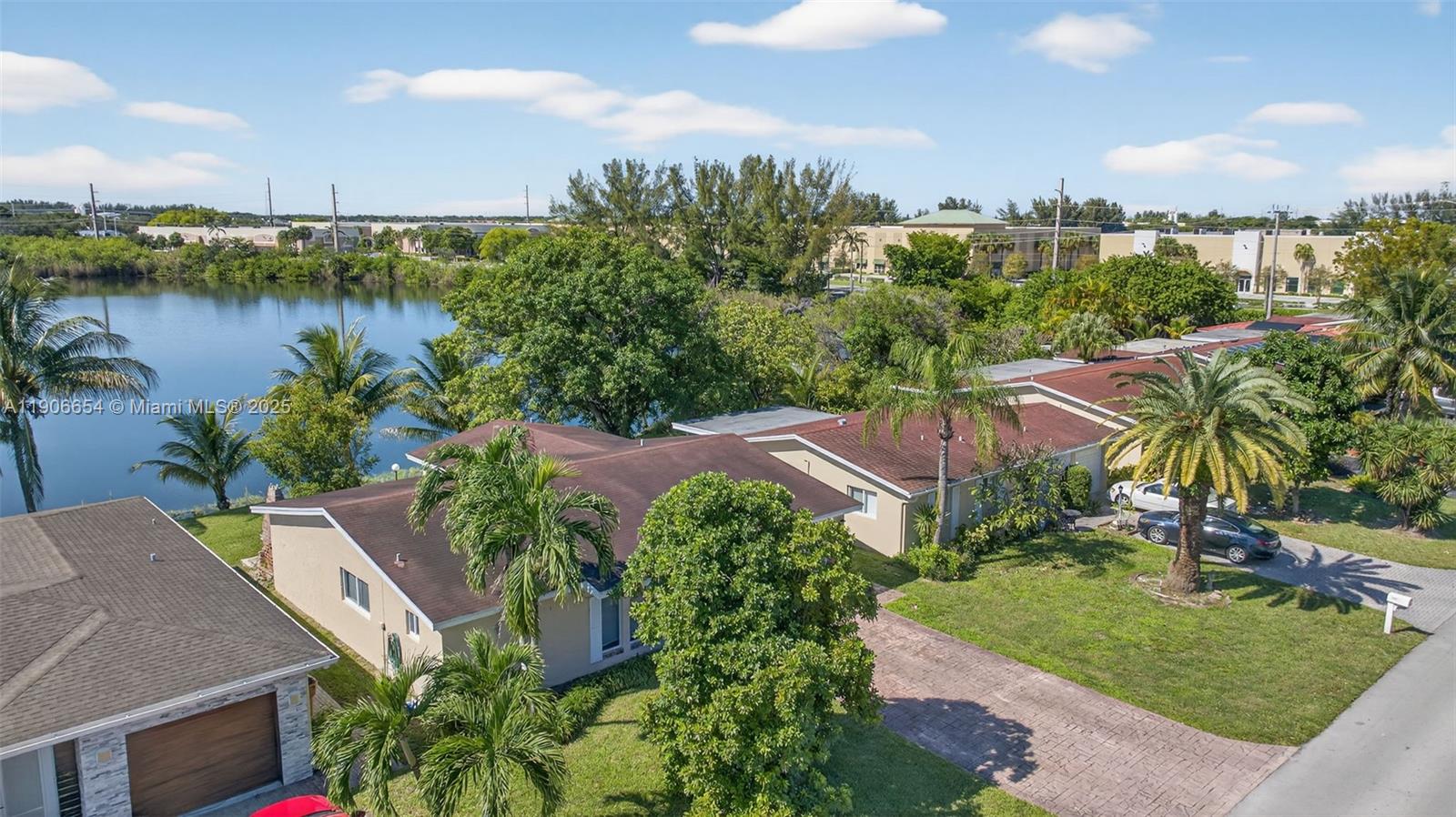 CRYSTAL LAKE 4TH SEC - Residential