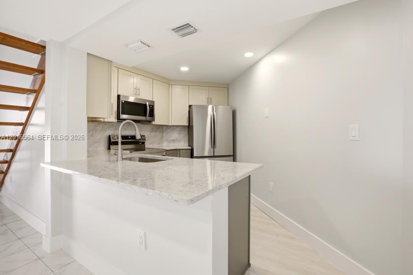 BLEAU FONTAINE CONDO #3 - Residential Lease