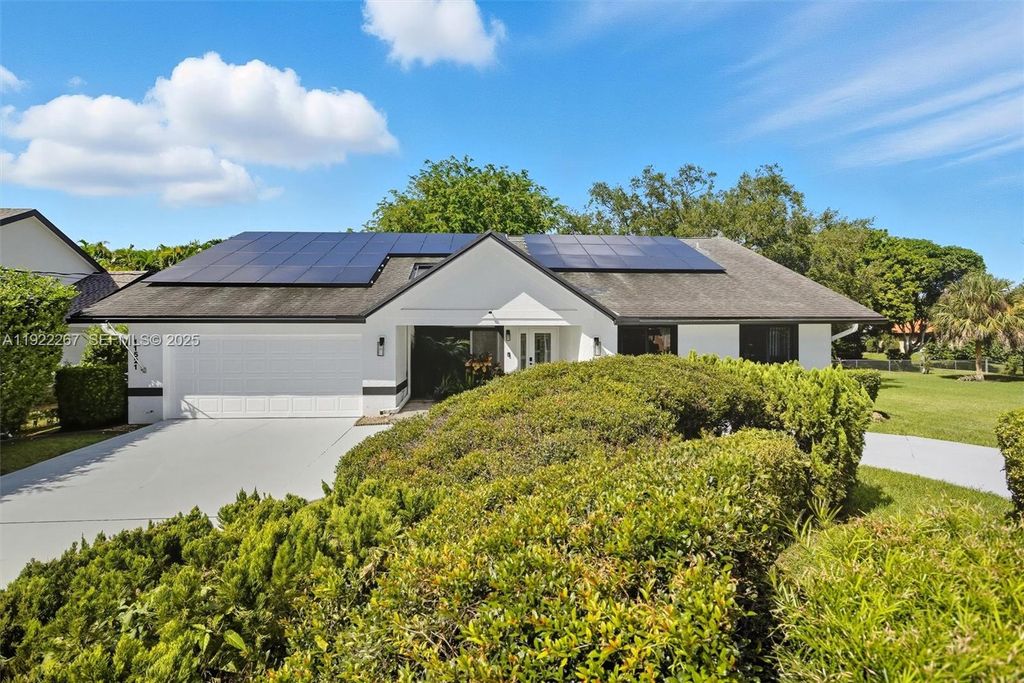 Photo of 11521 NW 23rd St, Plantation, FL 33323 (MLS # A11922267)